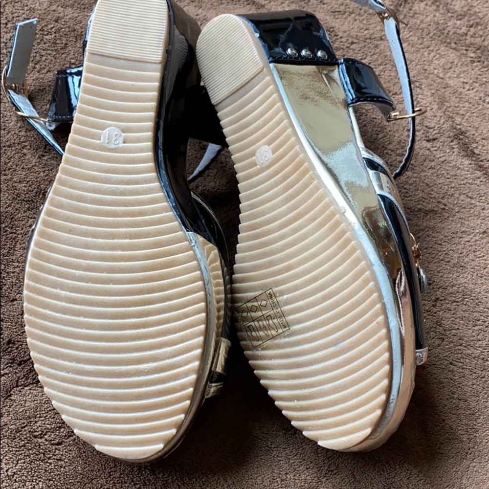 Ameta size 13 black and gold sandals - Picture 2 of 5